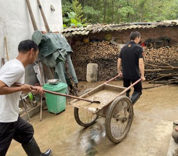 洪災(zāi)無(wú)情人有情，防汛清淤暖民心